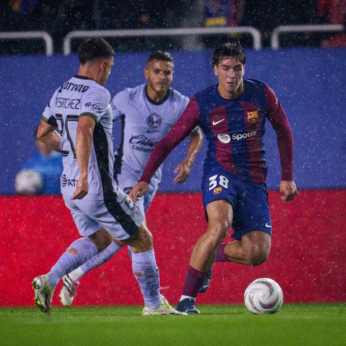 América was supported by thousands of fans against Barcelona.